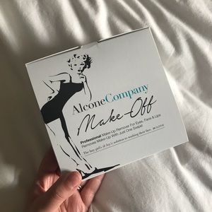 Alcone Company Makeup remover wipes